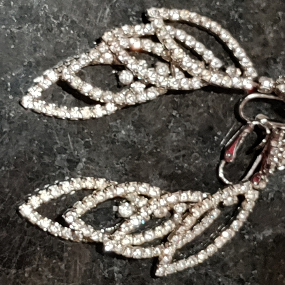 Stunning Elegant Silver Kramer Rhodium Crystal Rhinestone Clip On Earrings